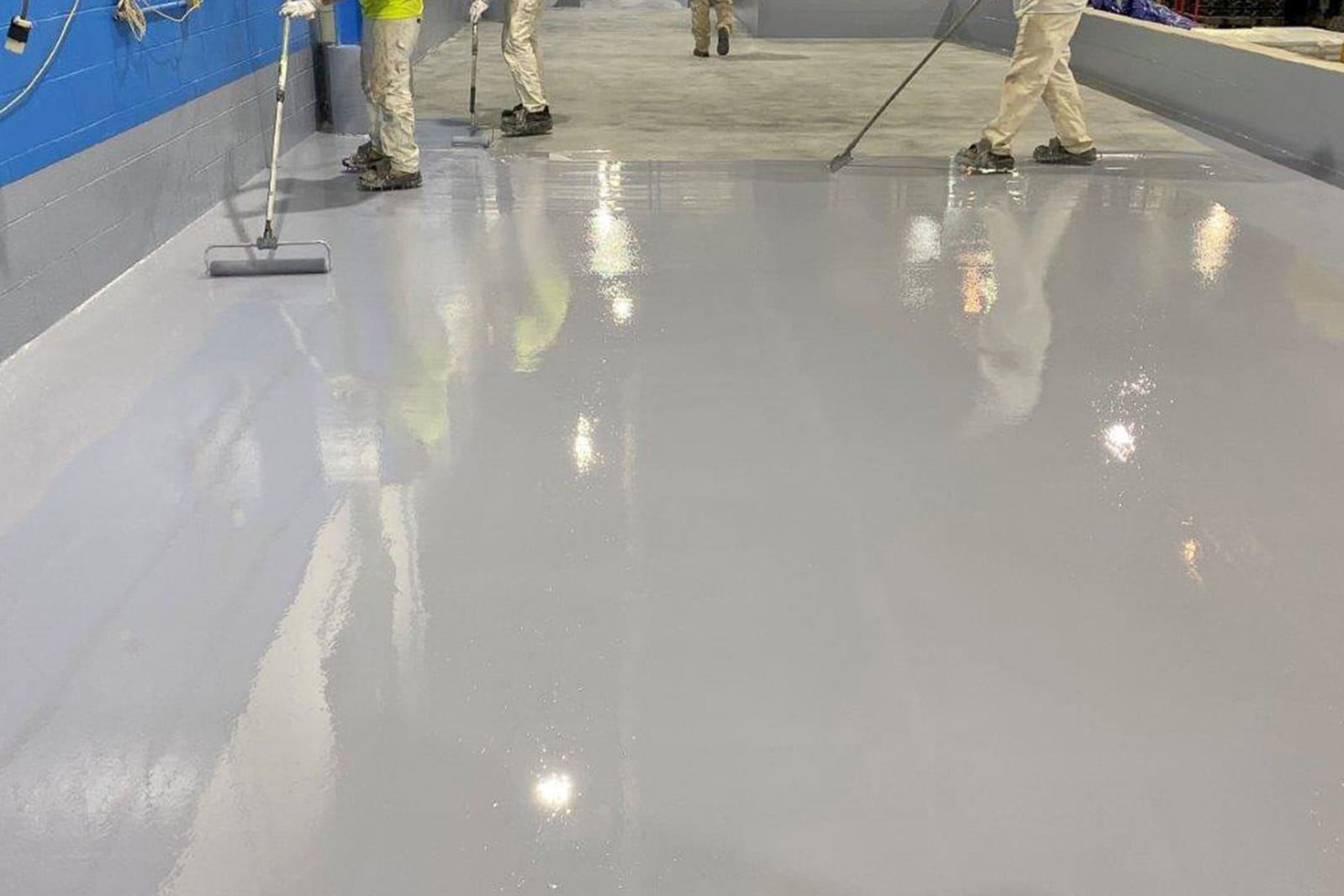 صورة لمنحدر مغطى بإيبوكسي مقاوم للانزلاق